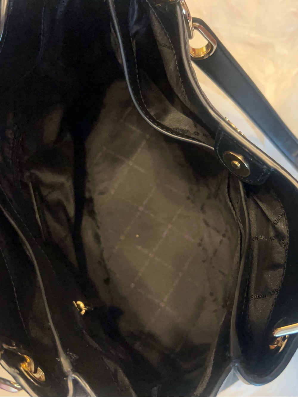 Michael Kors Trisha Large black Pebbled Leather Shoulder Bag - Picture 11 of 16